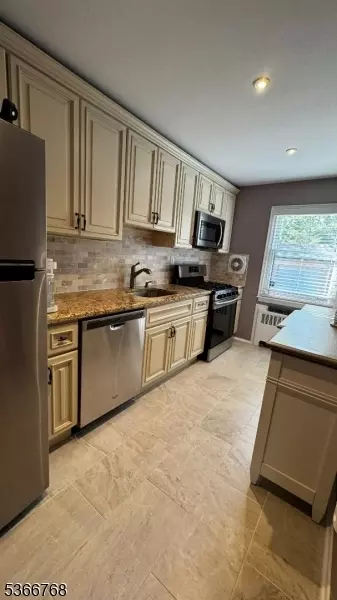 53 Sandra Cir #4, Westfield, NJ 07090