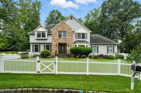 25 Braemar Ct, Parsippany, NJ 07054