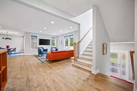 15 E Hartwick Dr, Skillman, NJ 08558 photo 5