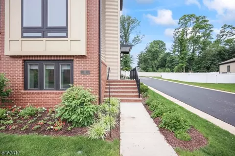 15 E Hartwick Dr, Skillman, NJ 08558 photo 4