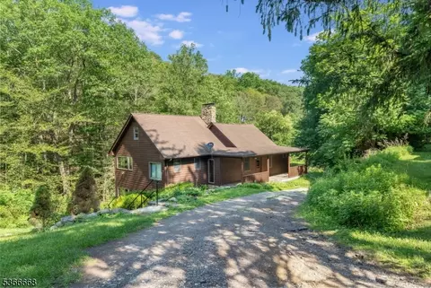 000 Slikers Ln, Washington Twp, NJ 07853