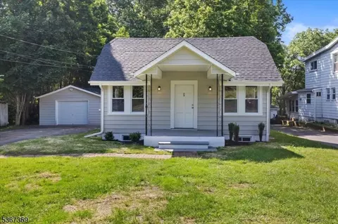 29 S Hillside Ave, Succasunna, NJ 07876
