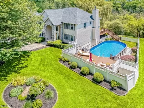 18 Clairview Rd, Denville, NJ 07834