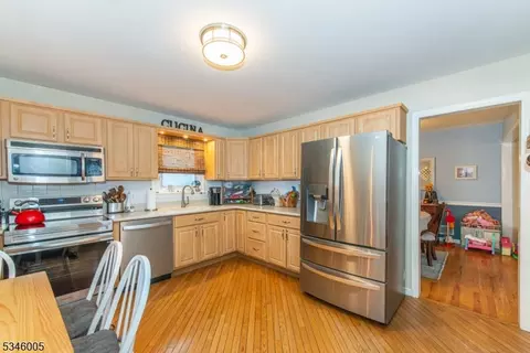 8 Thomas Ter, Wayne, NJ 07470 photo 12