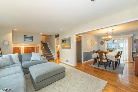 8 Thomas Ter, Wayne, NJ 07470 photo 5