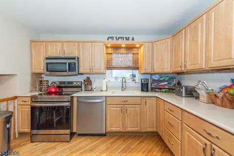 8 Thomas Ter, Wayne, NJ 07470 photo 8
