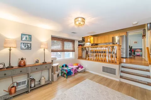 8 Thomas Ter, Wayne, NJ 07470 photo 18