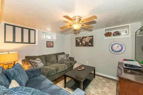 8 Thomas Ter, Wayne, NJ 07470 photo 28