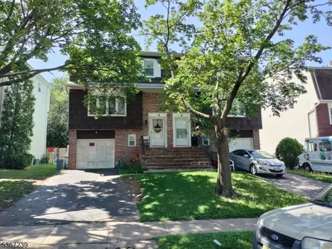 30 Garden Dr, Elmwood Park, NJ 07407
