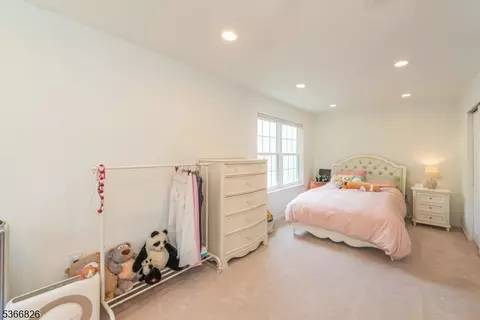 90 Warbler Dr, Wayne, NJ 07470 photo 15