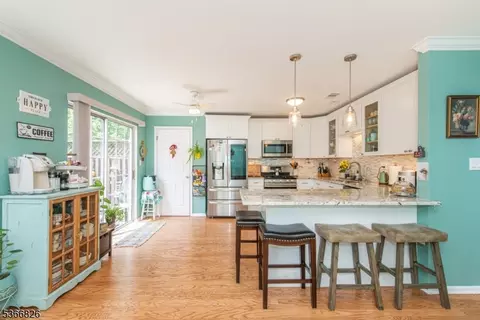 90 Warbler Dr, Wayne, NJ 07470 photo 8