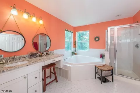 90 Warbler Dr, Wayne, NJ 07470 photo 12