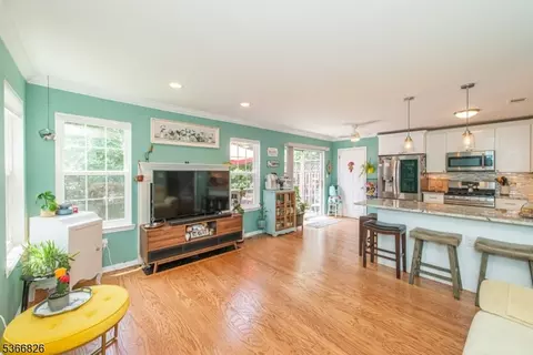 90 Warbler Dr, Wayne, NJ 07470 photo 5