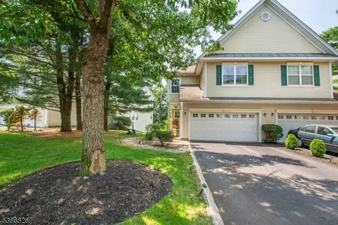 90 Warbler Dr, Wayne, NJ 07470 photo 1