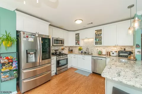 90 Warbler Dr, Wayne, NJ 07470 photo 7