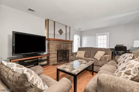 917 Tompkins Ave, South Plainfield, NJ 07080