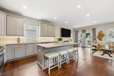 901 Hamilton St, Rahway, NJ 07065