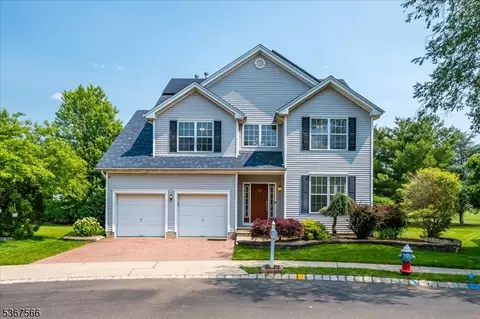 37 Muirfield Blvd, Monroe Township, NJ 08831