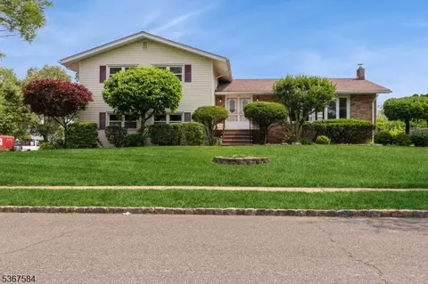 58 Devon Dr, Piscataway, NJ 08854