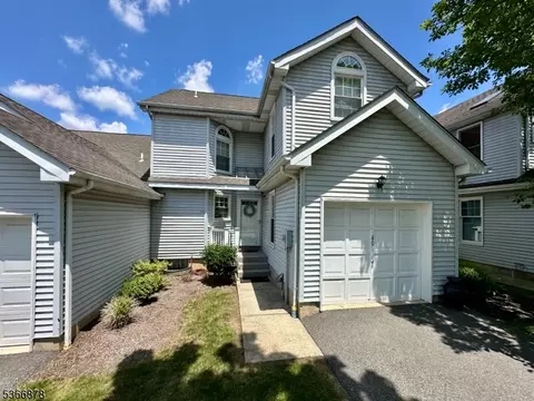 40 Lancelot Dr, Berkeley Heights, NJ 07922