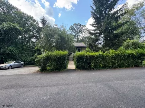 30 Terrence Ave, Lake Hopatcong, NJ 07849