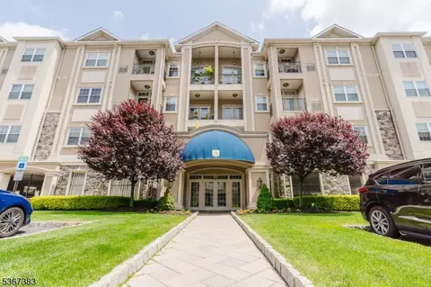 3308 Harcourt Rd #3308, Clifton, NJ 07013