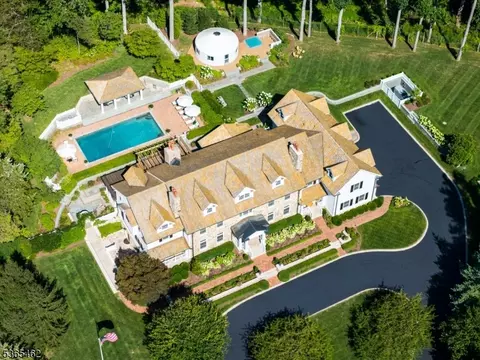 119 Mosle Rd, Far Hills, NJ 07931