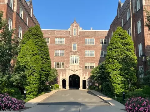 133 Summit Ave #30, Summit, NJ 07901