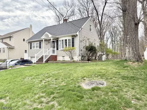 41 Briarwood Rd, Wayne, NJ 07470