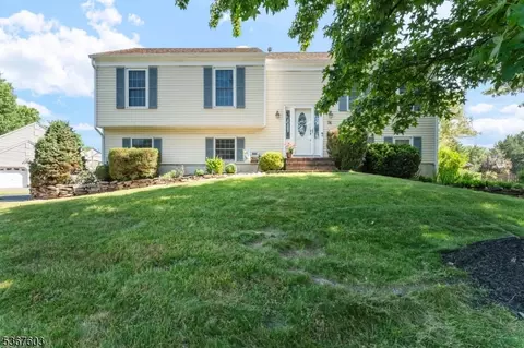 26 Ditmars Cir, Hillsborough, NJ 08844