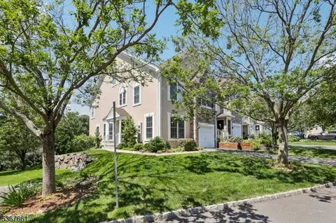 72 Magnolia Way, North Haledon, NJ 07508