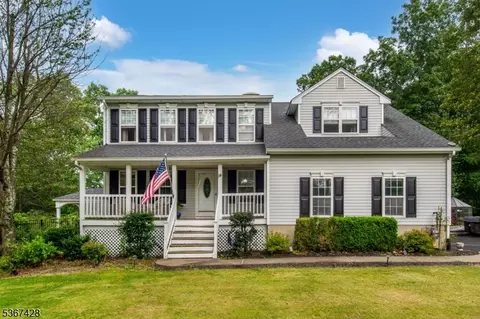 14 Windjammer Dr, Lake Hopatcong, NJ 07849