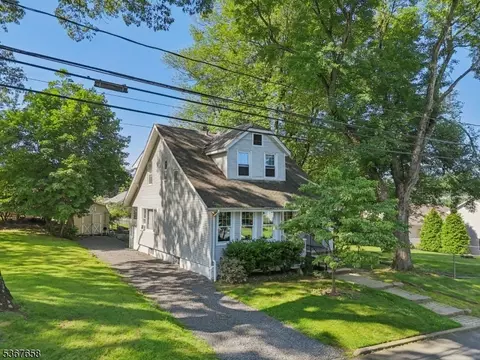32 Rothesay Ave, North Haledon, NJ 07508