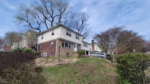 33 Abington Ave, Newark, NJ 07104