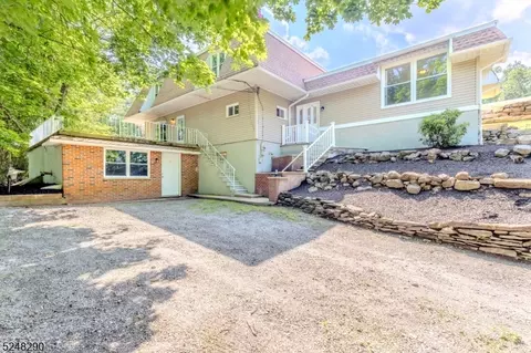 13 Wawayanda Rd, Highland Lakes, NJ 07422