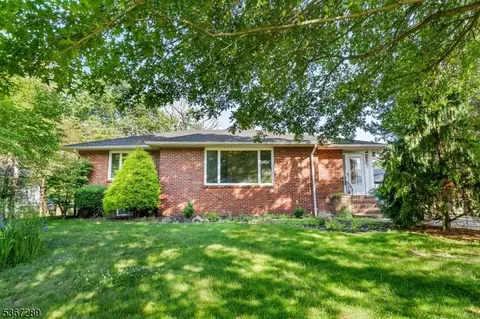 77 John E Busch Ave, Franklin Twp, NJ 08873