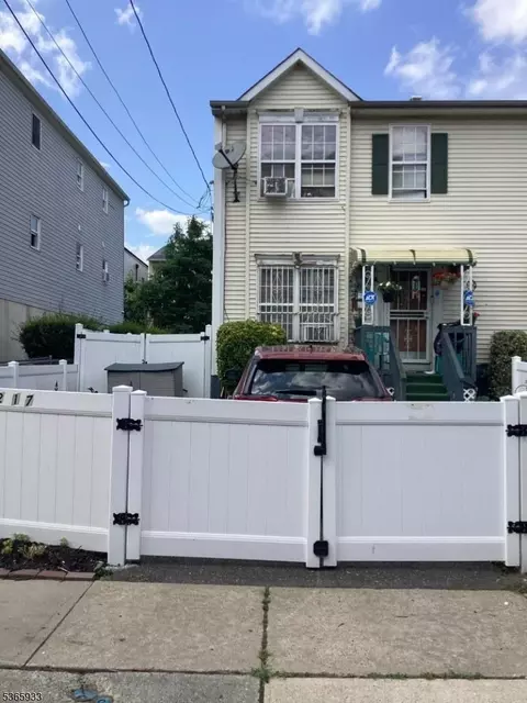 217 Governor St, Paterson, NJ 07501