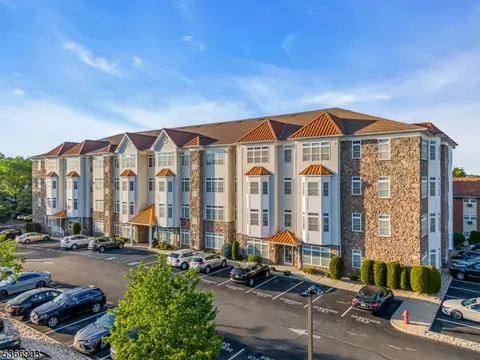 104 Elizabeth Ave #202, Linden, NJ 07036