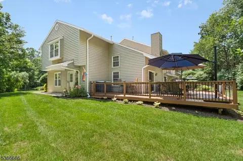 44 Peregrine Pt, Newton, NJ 07860