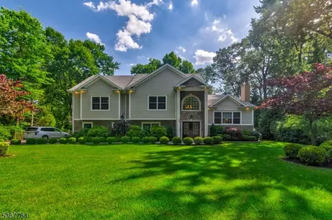 106 Woodbine Cir, New Providence, NJ 07974