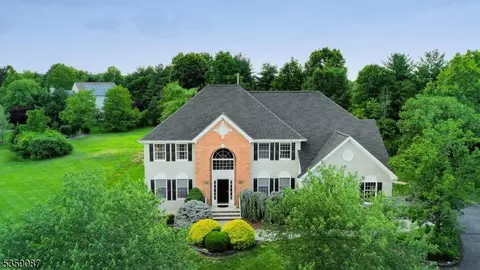 15 Regents Ct, Belle Mead, NJ 08502