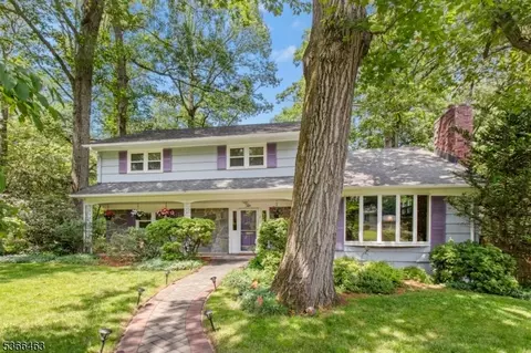 10 Cross Way, New Providence, NJ 07974