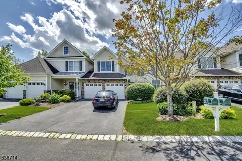 40 Briar Ct, Hamburg, NJ 07419