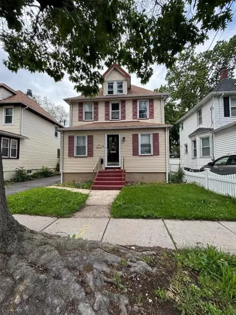 48 Elm St, Ridgefield Park, NJ 07660