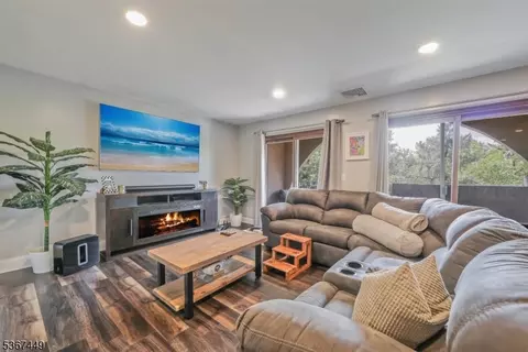 2 Ann St #N307, Clifton, NJ 07013