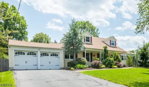 5 Normandy Dr, Parsippany, NJ 07054