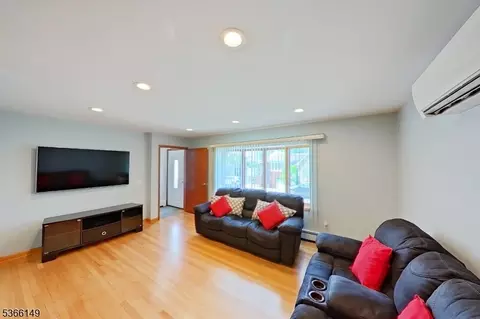 112 Devon Ter, Kearny, NJ 07032 photo 11