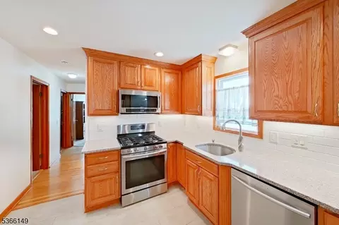 112 Devon Ter, Kearny, NJ 07032 photo 17