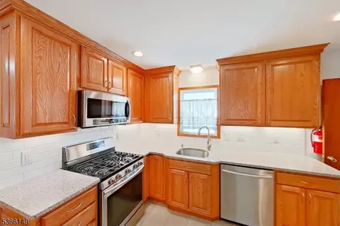 112 Devon Ter, Kearny, NJ 07032 photo 15