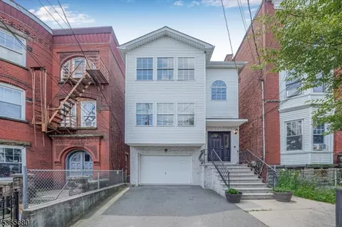 130 3rd Ave, Newark, NJ 07104